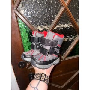 Carters Sz 5 Snow Boots